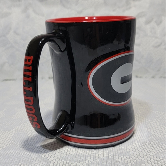 NCAA Georgia Bulldogs Black Red Embossed Cup 14oz Relief Coffee Mug Collectible - Picture 15 of 17
